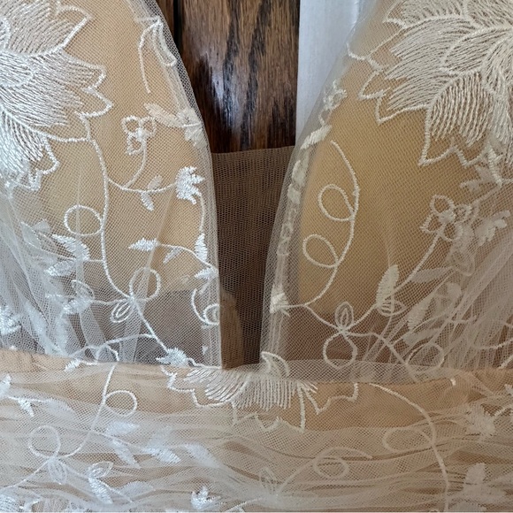 Hebeos White Nude A-line Appliqué Tulle Illusion Princess Wedding Gown - Picture 6 of 16